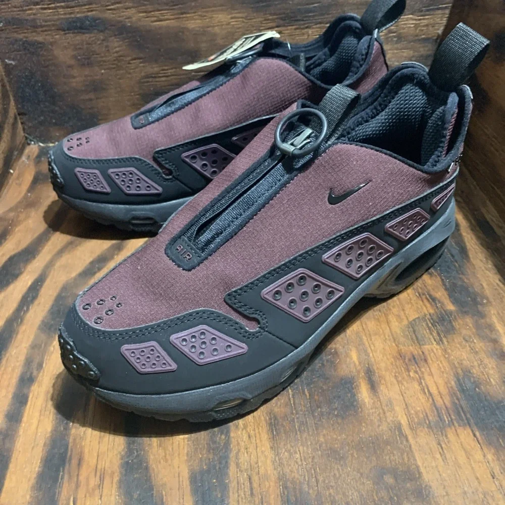 Nike Air Max Sunder GORE-TEX Burgundy Crush FZ4238-600 Women 6.5 / Men 5 New